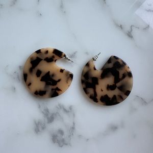 Machete Clare tortoise disk earrings